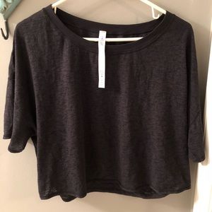 Lululemon women’s crop shirt